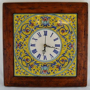 OROLOGIO &ldquo;VOLUTE BLU FONDO GIALLO&rdquo; CON CORNICE TARLATA  DA CM. 34
